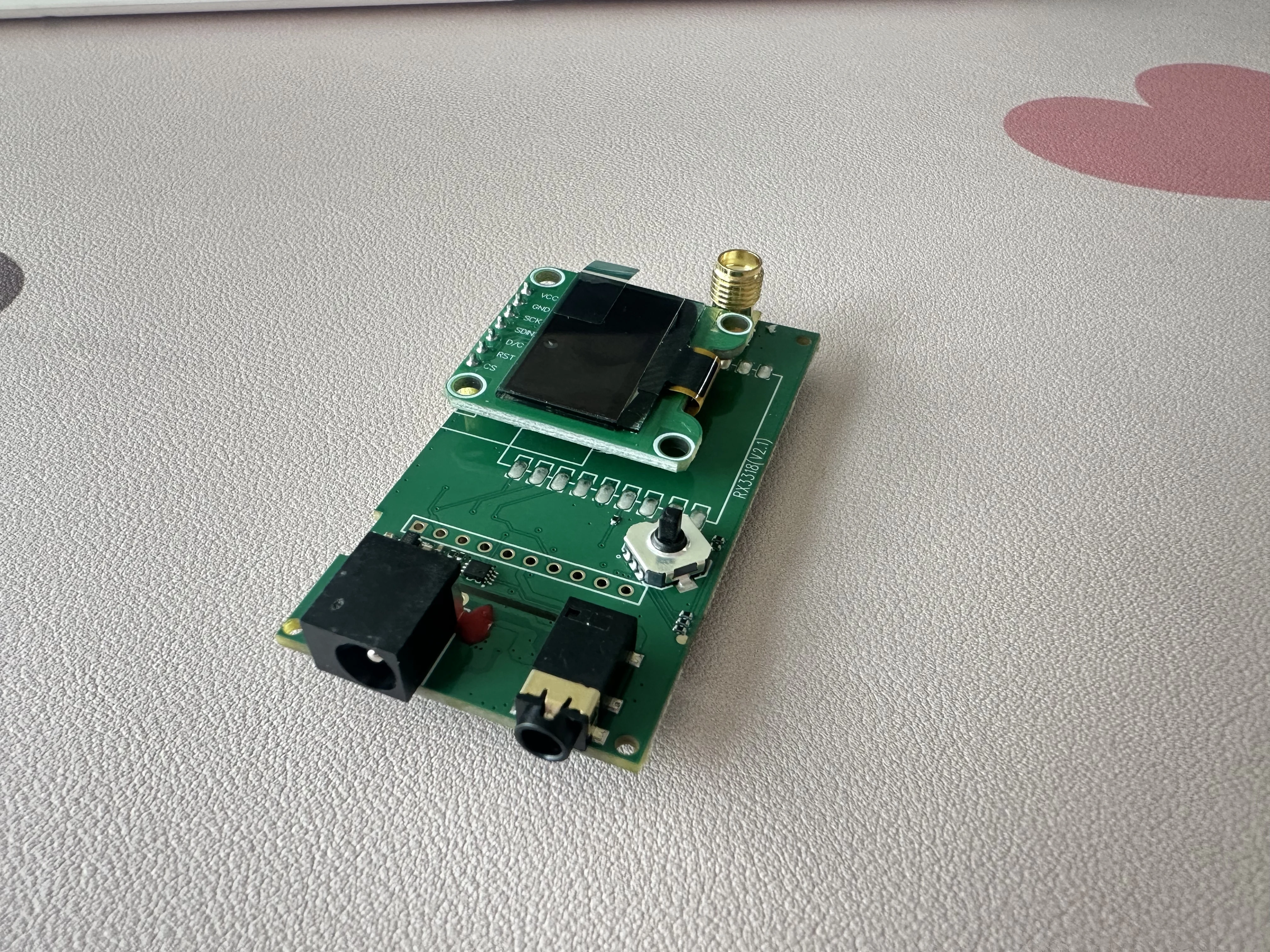RX-3743 display, directional key and connection sockets